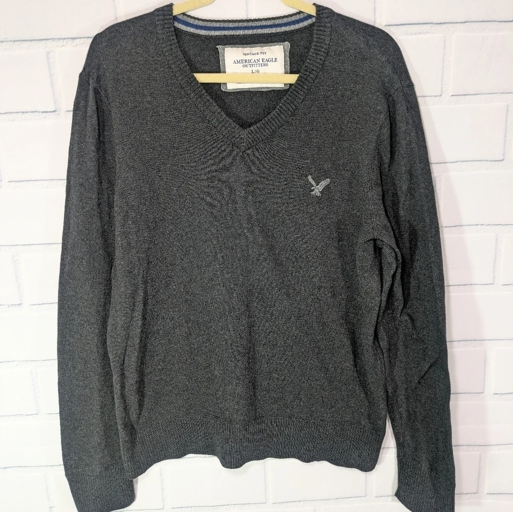 AEO Gray V-Neck Vintage Fot Cotton Sweater